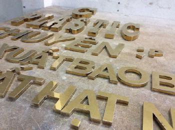 Biển Quảng Cáo Chữ Nổi Bằng Đồng