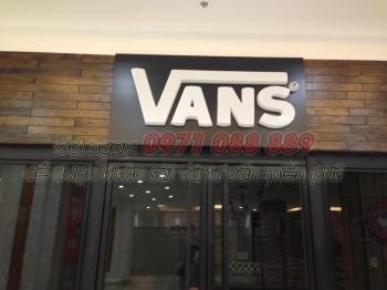 Biển Chữ Nổi Mica Hút Nổi Vans