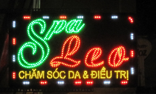 biển hộp đèn led spa