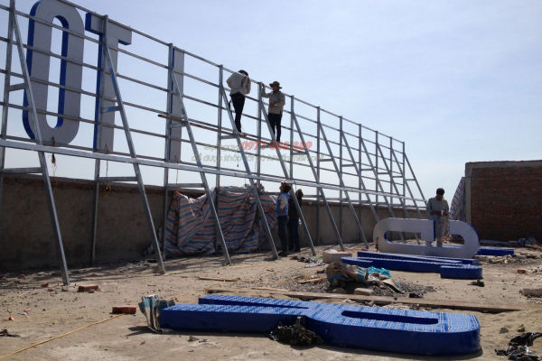 Lắp đặt bộ chữ tòa nhà