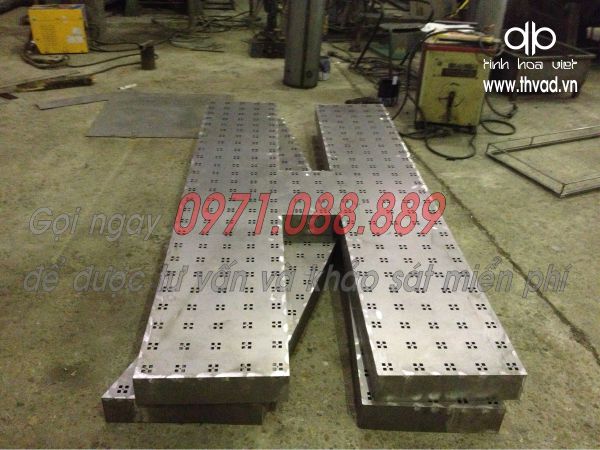 sản xuất bộ chữ quảng cáo tôn cho tòa nhà