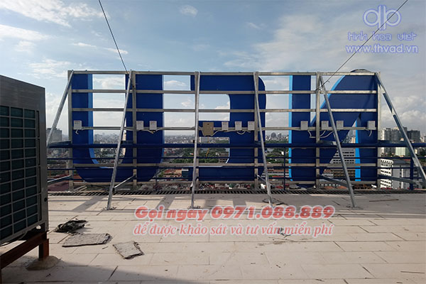 Bộ chữ gắn nóc tòa nhà