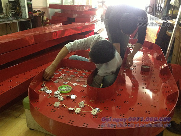 sản xuất bộ chữ trên nóc nhà