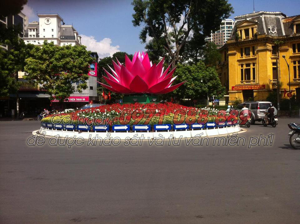 Hoa Sen Trang Trí - Cung VH Hữu Nghị Việt Xô