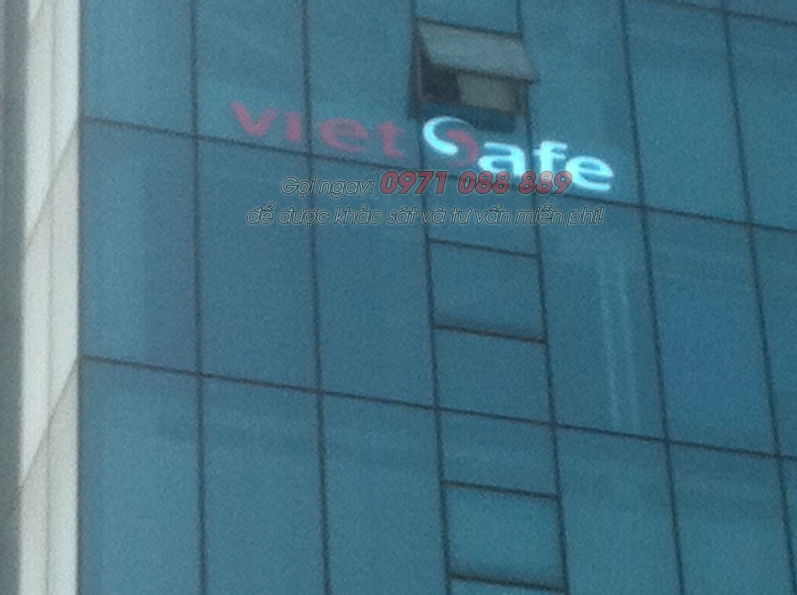 Biển Quảng Cáo Chữ Nổi Mica Sáng Âm - Tòa Nhà VietSafe