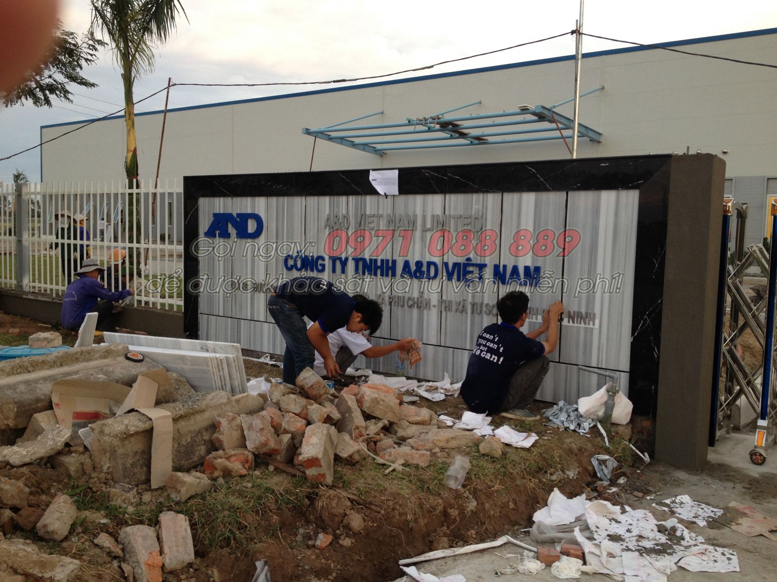 Biển Công Ty Chữ Nền Đá tại Cổng công ty - AND Việt Nam