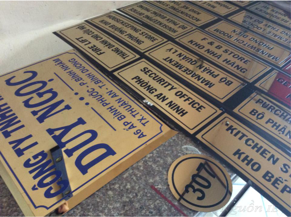 Mẫu biển quảng cáo công ty bằng đồng đẹp tại Hà Nội