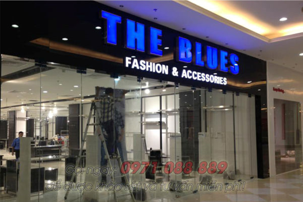 Biển quảng cáo trong Trung tâm thương mại